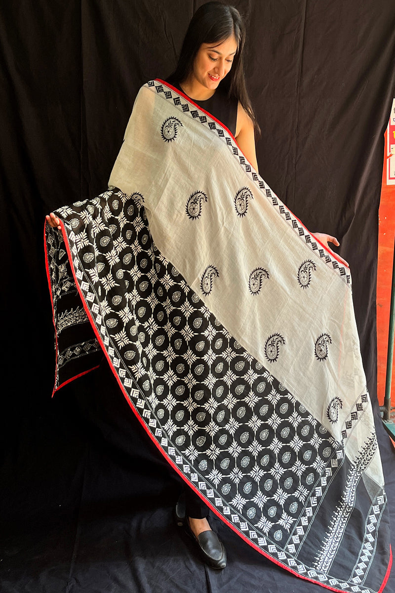 Sloka Tangail Dupatta in Kantha Embroidery