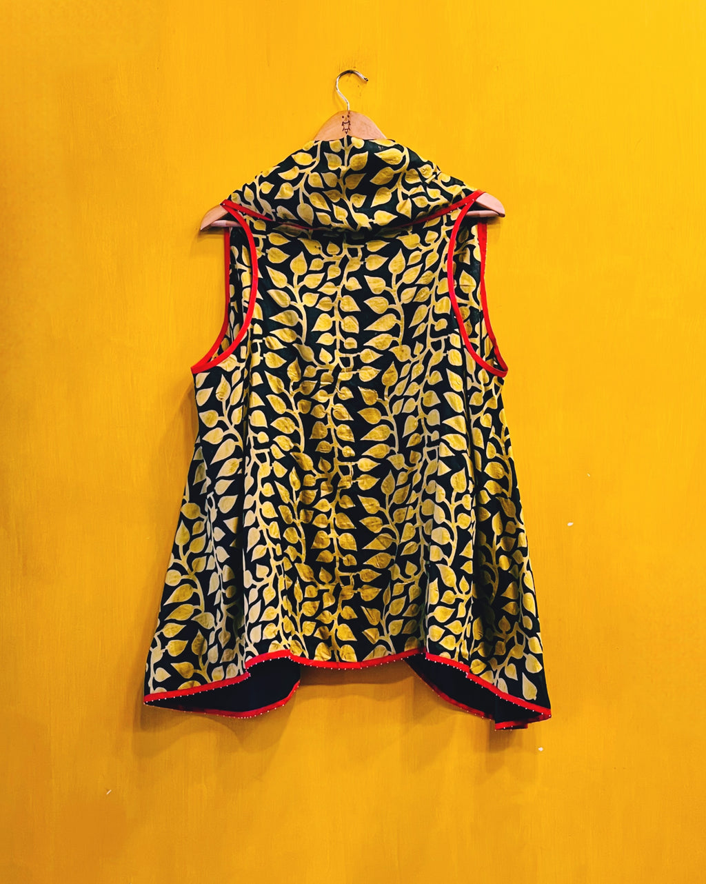 Silk Shrug - Darika( Free Size) - Anuradha Ramam