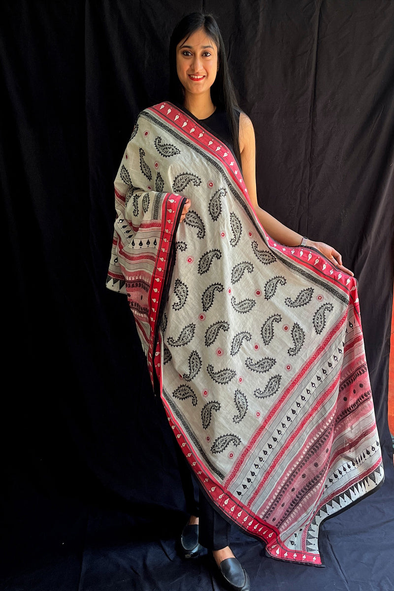 Sucheta Tangail Dupatta in Kantha Embroidery