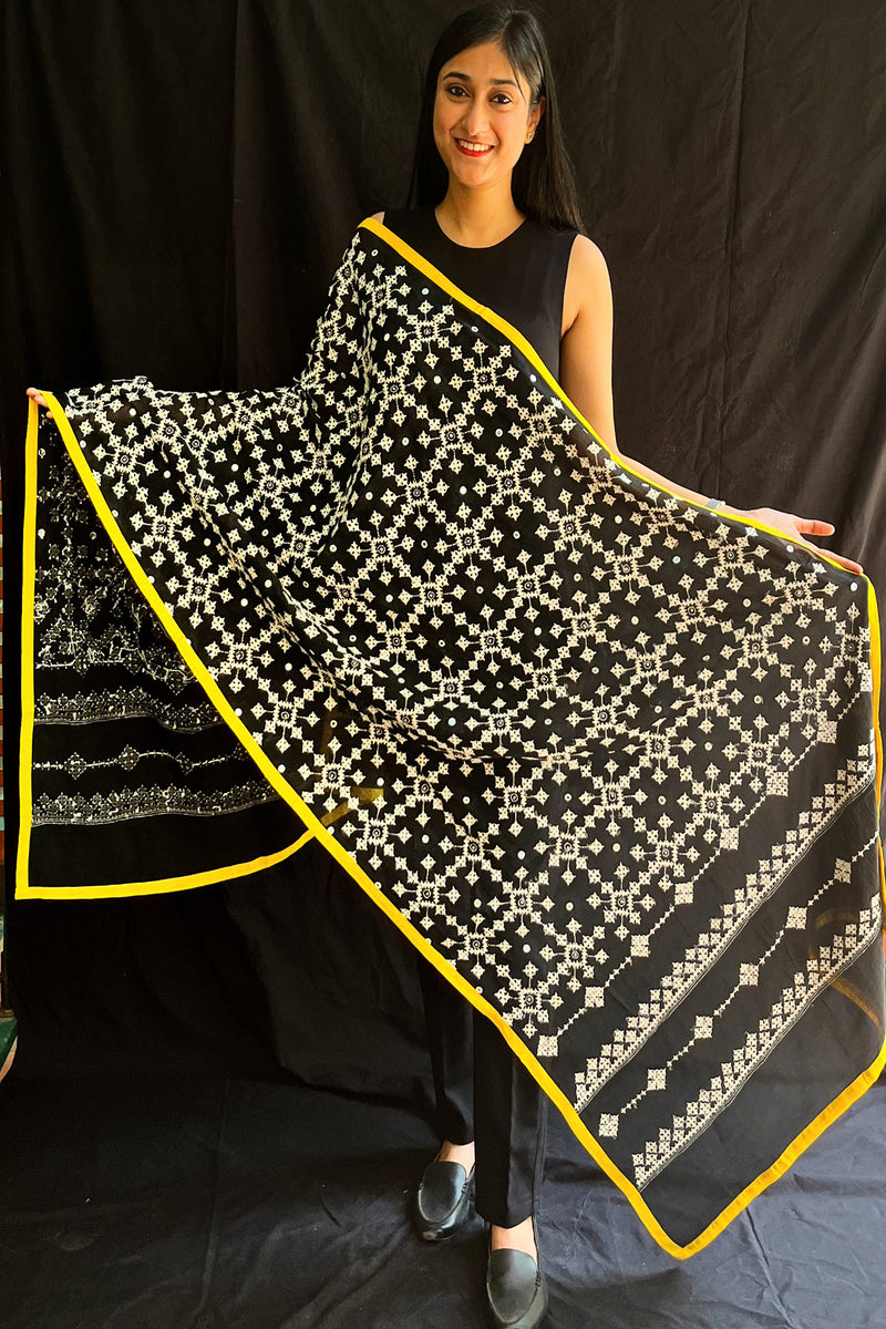 Omana Tangail Dupatta in Sindhi Embroidery